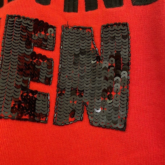 Alice + Olivia Denver Quarantine Queen Sequined Red Sweatshirt Small - Picture 8 of 10